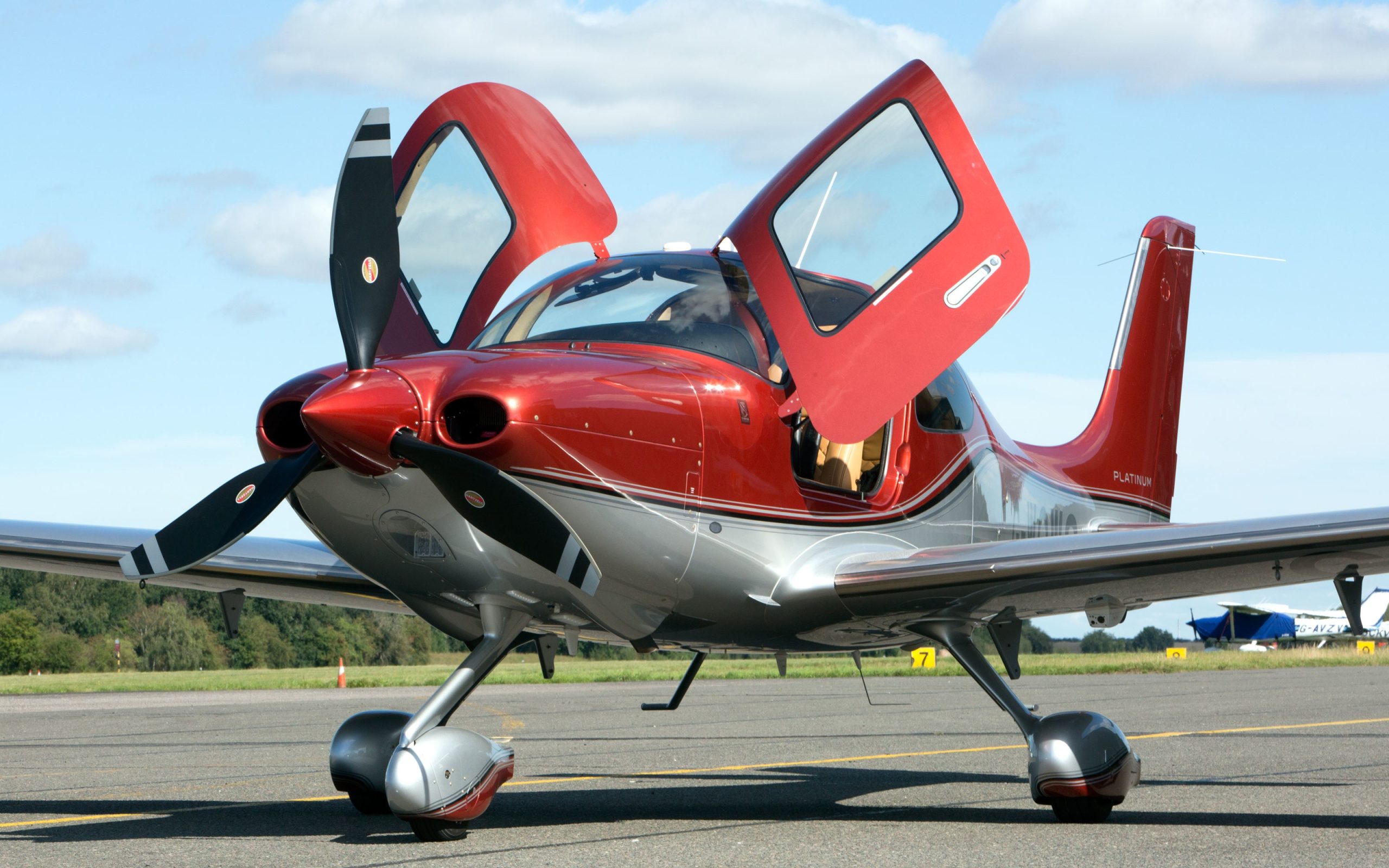Aircraft on the ramp at Norfolk Aviation